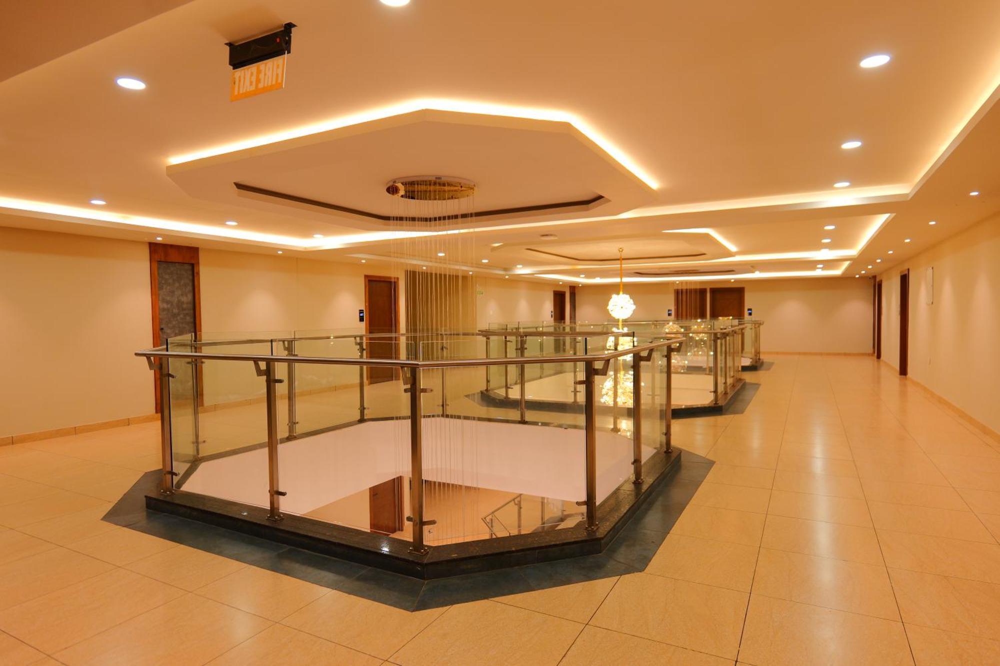 Hotel Classico International Kannangad エクステリア 写真