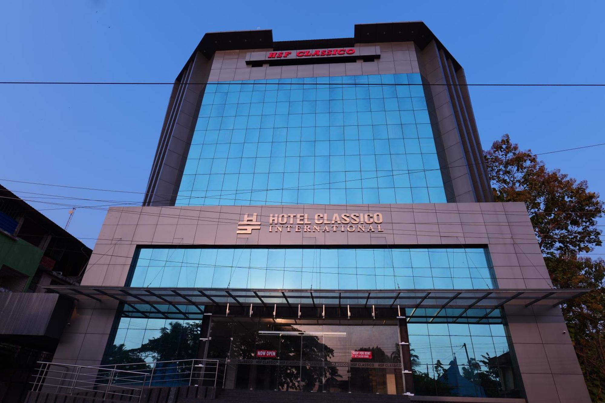 Hotel Classico International Kannangad エクステリア 写真