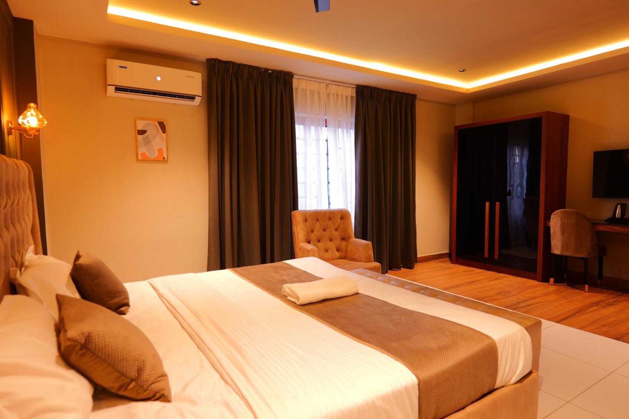 Hotel Classico International Kannangad エクステリア 写真