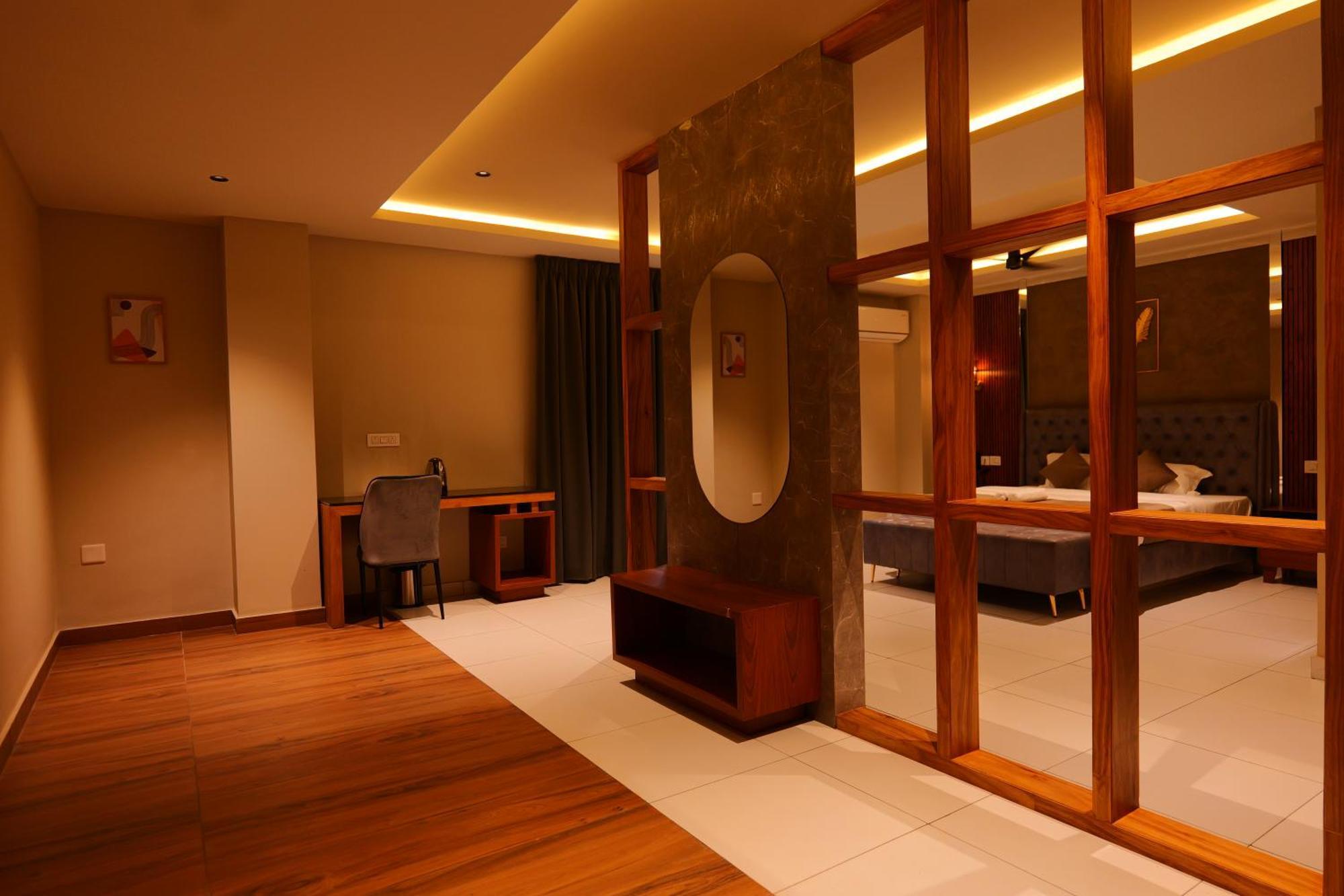 Hotel Classico International Kannangad エクステリア 写真