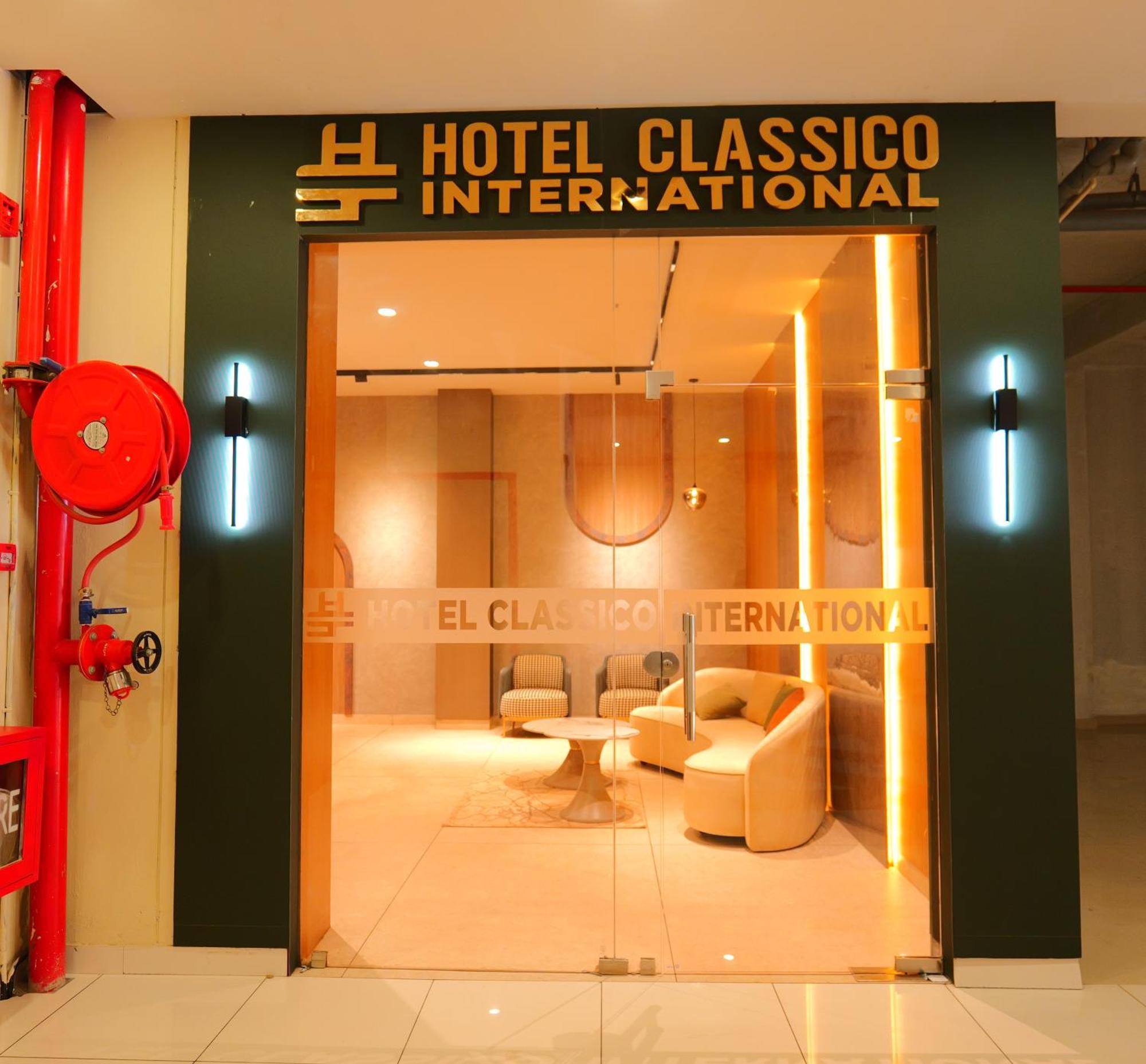 Hotel Classico International Kannangad エクステリア 写真